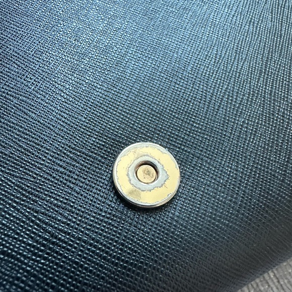 Tory Burch Leather Chain-Link Crossbody Bag - Picture 4 of 16